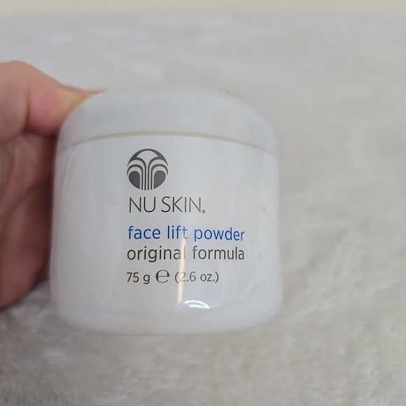 Nu Skin Nuskin Face Lift Powder 2.6 oz 75 g Original Formula Sealed (Brand New) - Picture 1 of 3